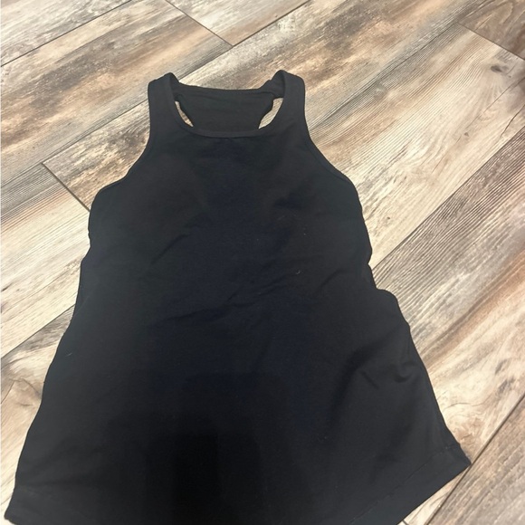 Lululemon tank - Picture 1 of 2